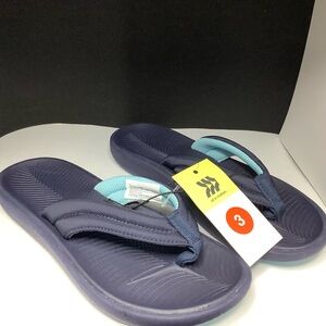 Boys size 3 NWT flip flops